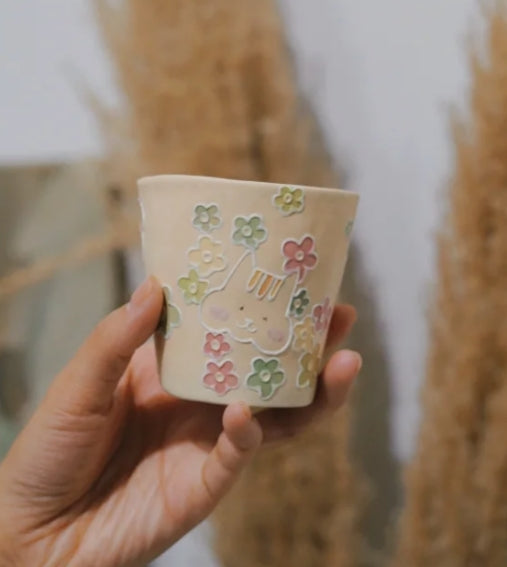 Handmade ceramic horseshoe flower water cup